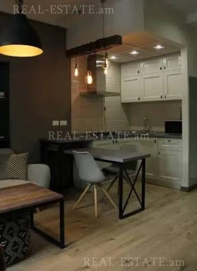 Real estate Center, Sayat-Nova Ave