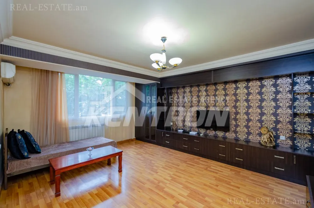 Real estate Center, Tigran Mets Ave