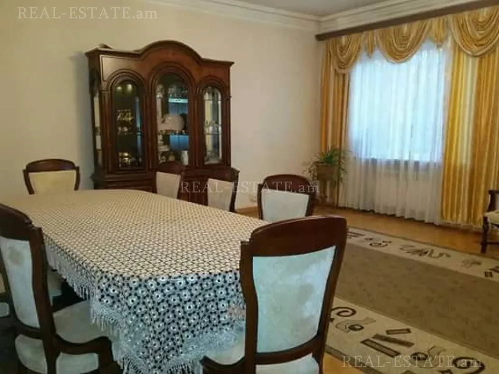 Real estate Erebuni, Davit Bek St