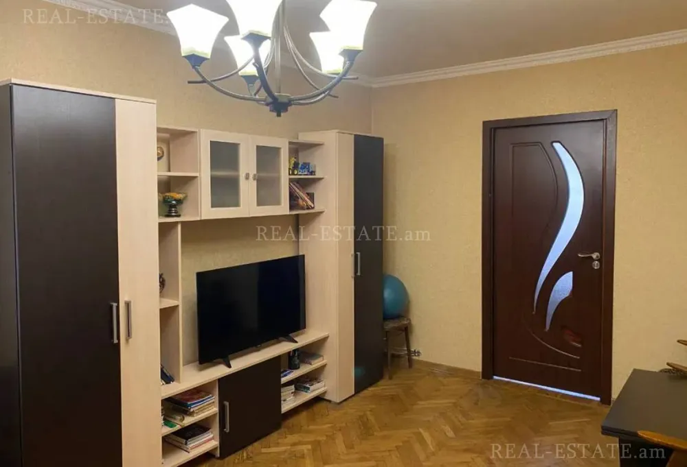 Real estate Qanaqer-Zeytun, Raynis St