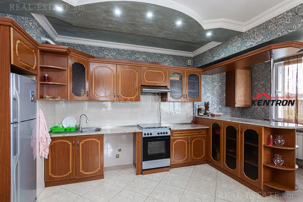 Real estate Arabkir, Hovsep Emin St