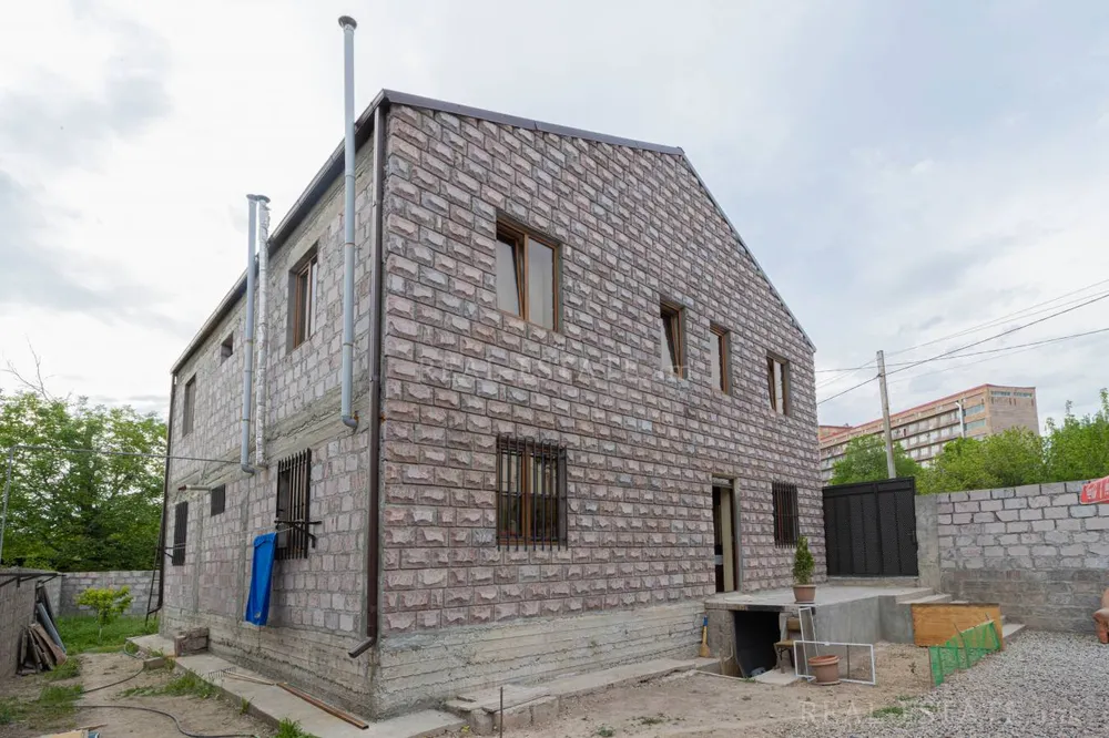 Real estate Qanaqer-Zeytun, Fanarjyan St