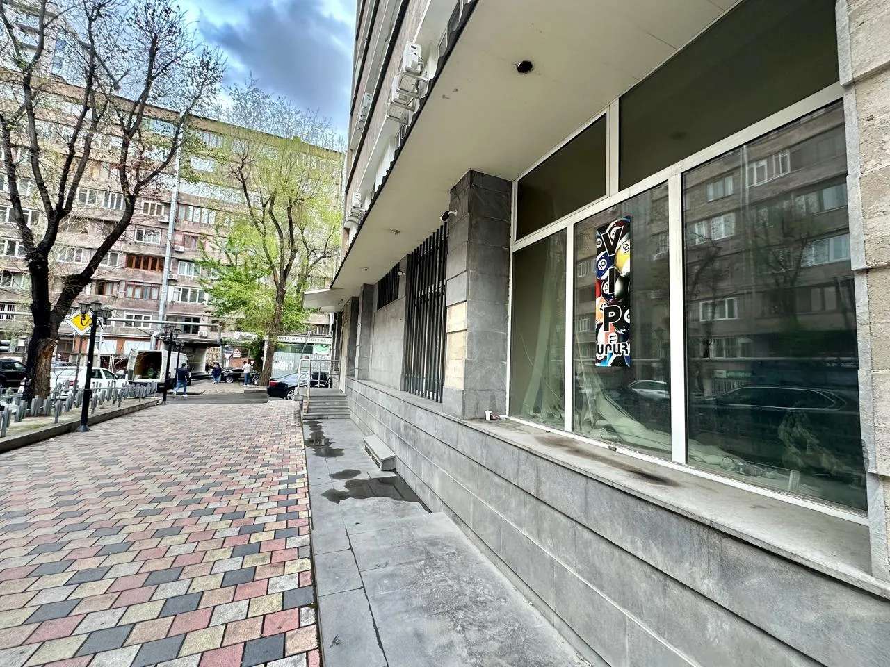 4 սենյականոց կոմերցիոն տարածքի Վարձակալություն Կենտրոն, Կողբացու փող