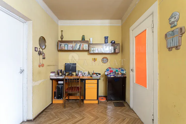 slider 1112337