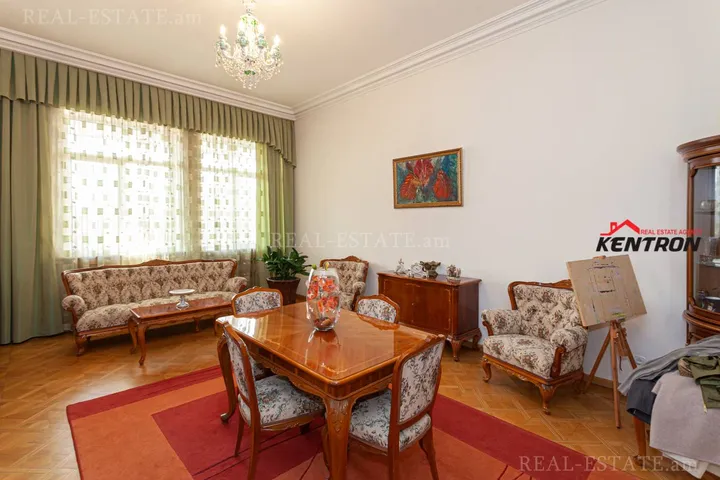 Real estate Erebuni, Davit Bek St