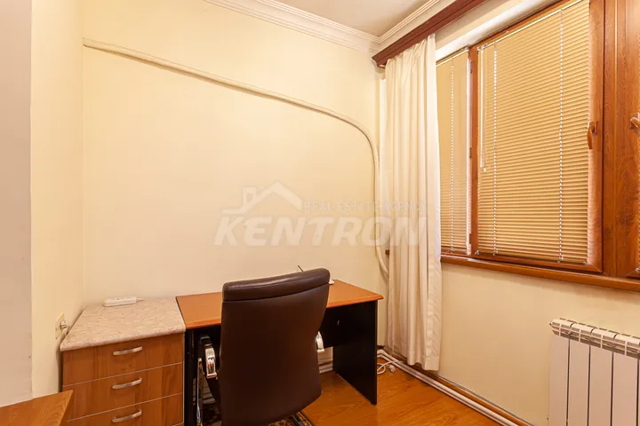 slide 1046701