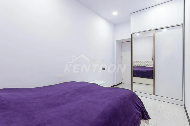 slide 1009705