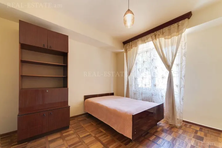 Real estate Arabkir, Yerznkyan St