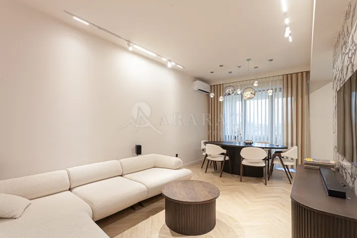 slider 1244972