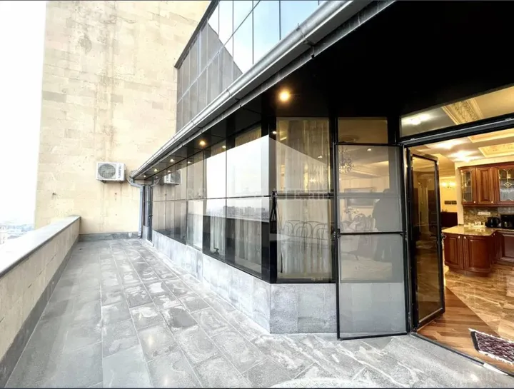 slide 909436