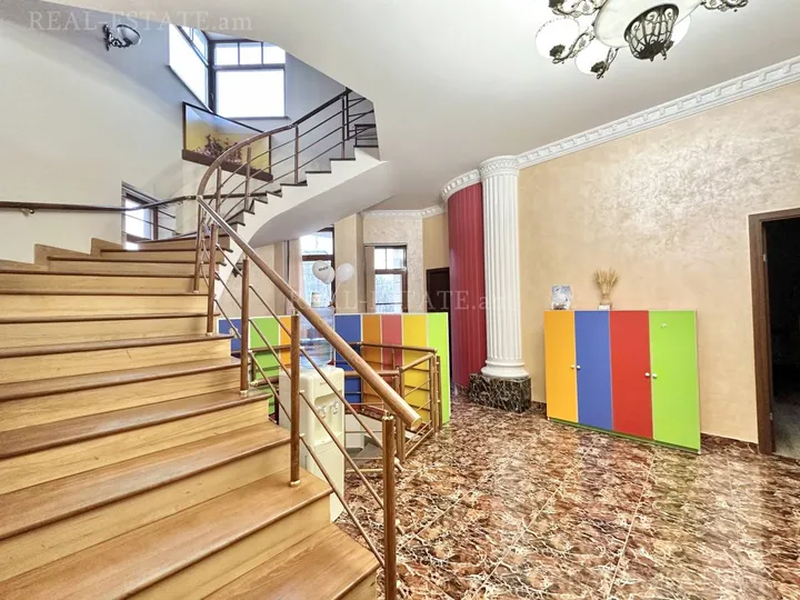 slide 735140