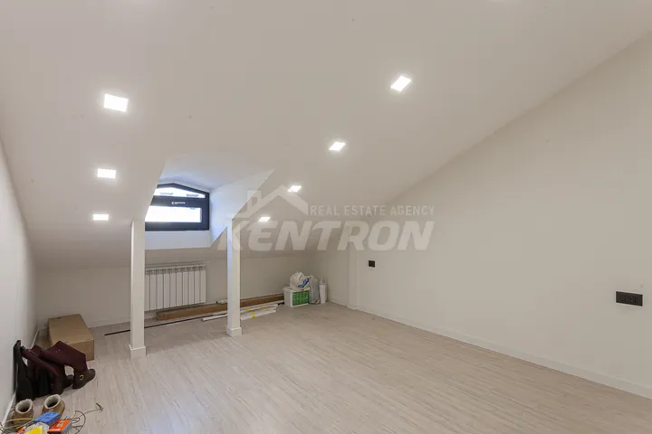 slide 1006703